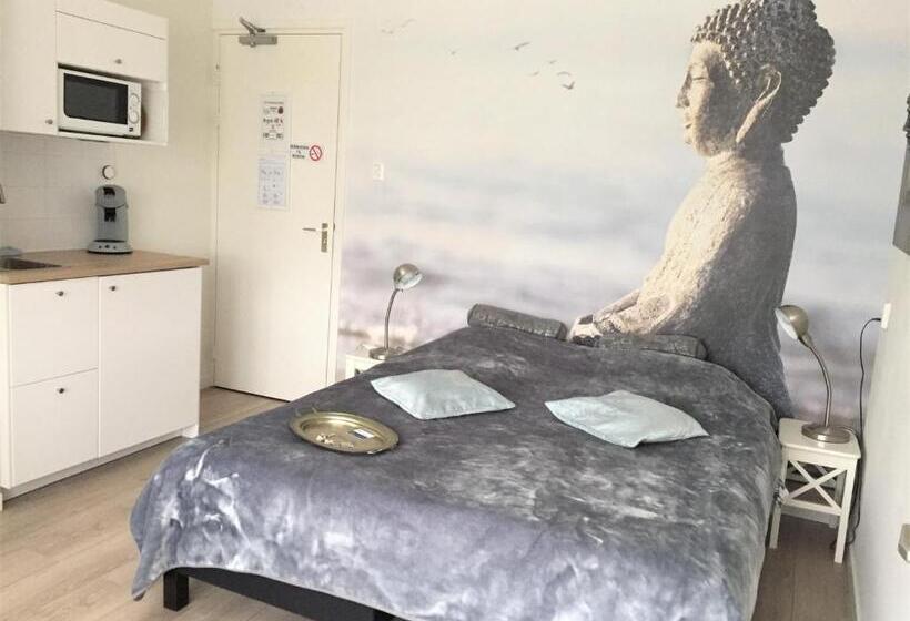 スタンダードスタジオ, Pension Zandvoort Aan Zee