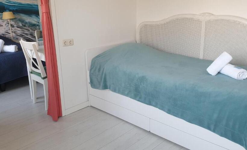 スタンダードスタジオ, Pension Zandvoort Aan Zee