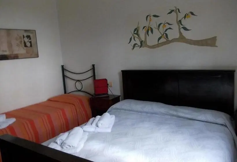 スタンダードトリプルルーム, Agriturismo Le Rondini Di San Bartolo