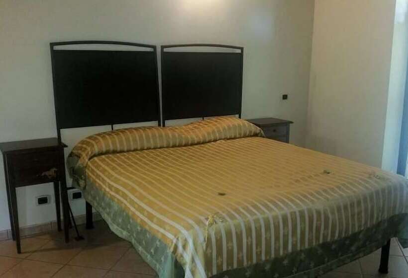 اتاق استاندارد سه نفره, La Cascina Del Castello