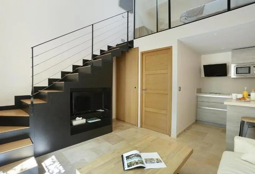 Standard-studio, Les Maisons Du Sud