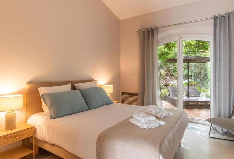 וילה עם חדר שינה אחד ובריכת שחיה, Les Maisons Du Sud