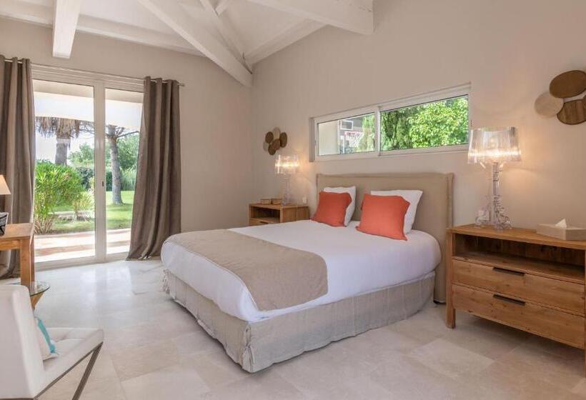 וילה עם חדר שינה אחד ובריכת שחיה, Les Maisons Du Sud