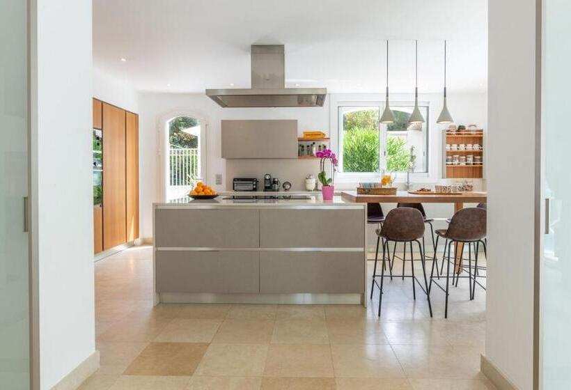 וילה עם חדר שינה אחד ובריכת שחיה, Les Maisons Du Sud