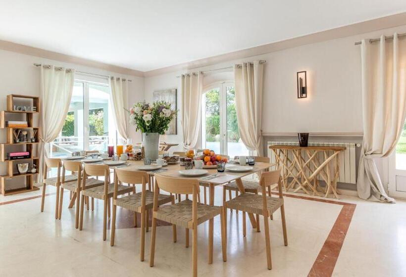 וילה עם חדר שינה אחד ובריכת שחיה, Les Maisons Du Sud