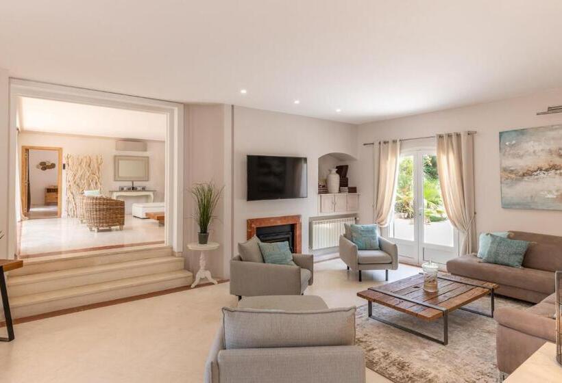 וילה עם חדר שינה אחד ובריכת שחיה, Les Maisons Du Sud