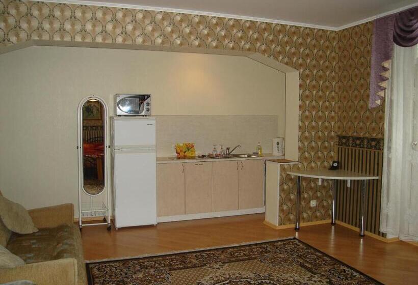 استودیو استاندارد با تراس, Oasis Apartments