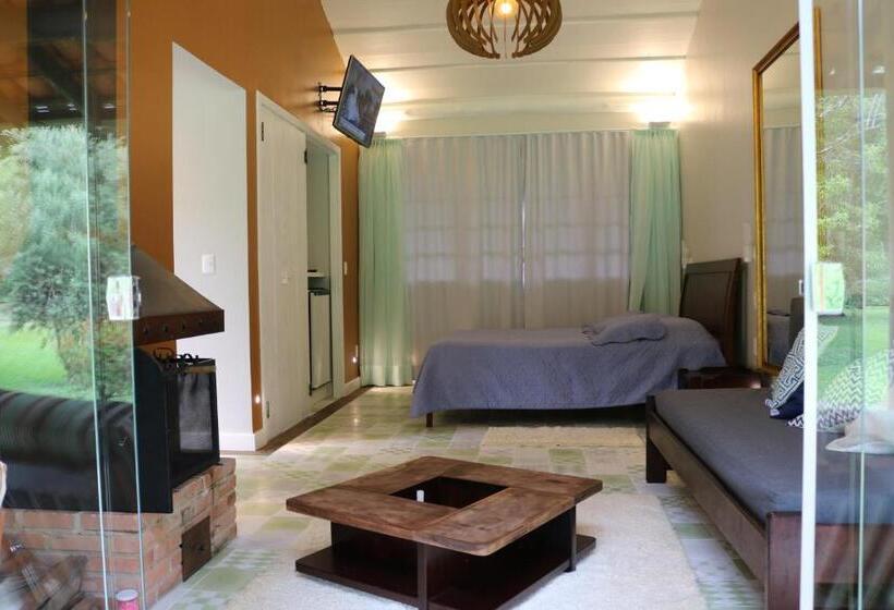 豪华洋房, Auberge Suisse Pousada