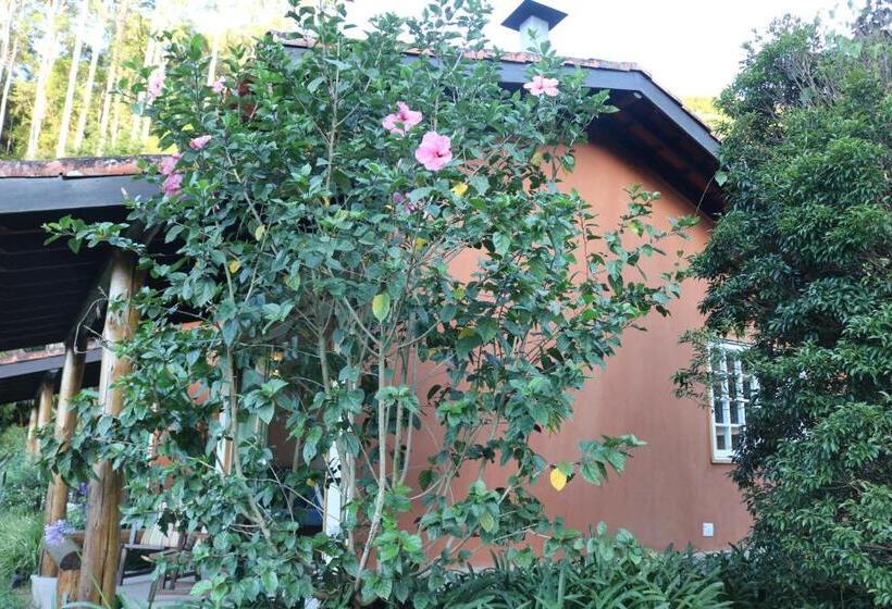 带按摩浴盆的套房, Auberge Suisse Pousada