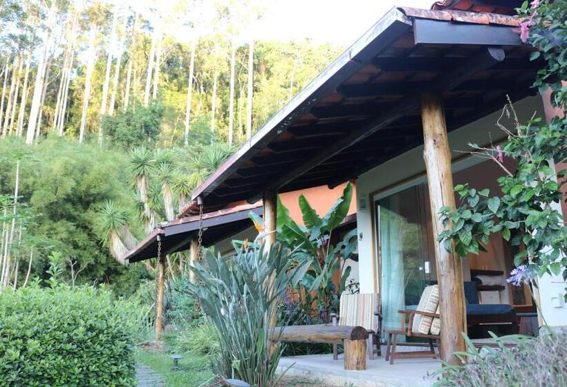 带按摩浴盆的套房, Auberge Suisse Pousada