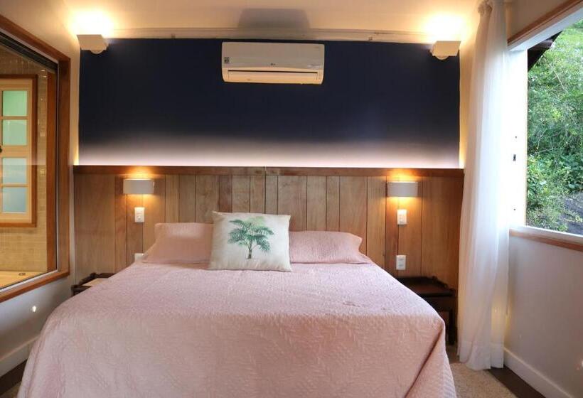 带按摩浴盆的套房, Auberge Suisse Pousada