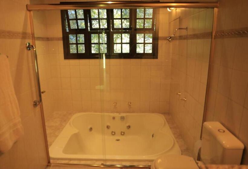디럭스 스위트, Auberge Suisse Pousada