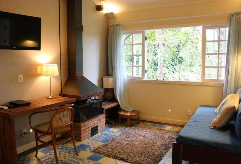 豪华洋房, Auberge Suisse Pousada