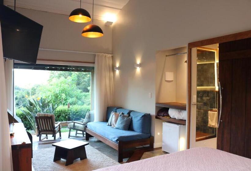 带按摩浴盆的套房, Auberge Suisse Pousada