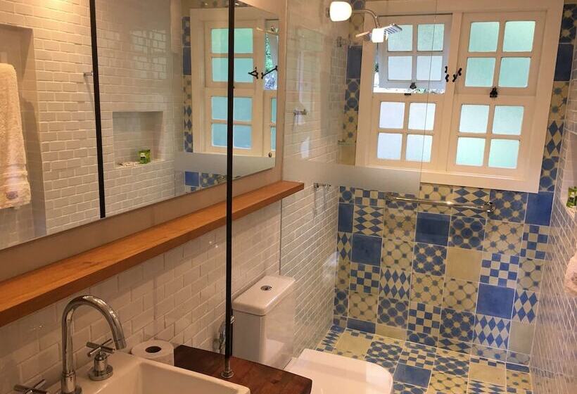 豪华洋房, Auberge Suisse Pousada