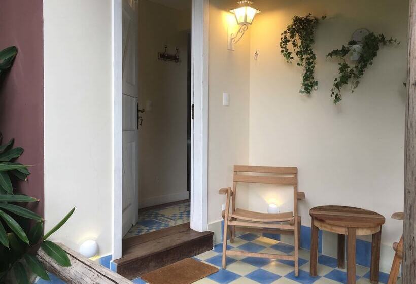 豪华洋房, Auberge Suisse Pousada