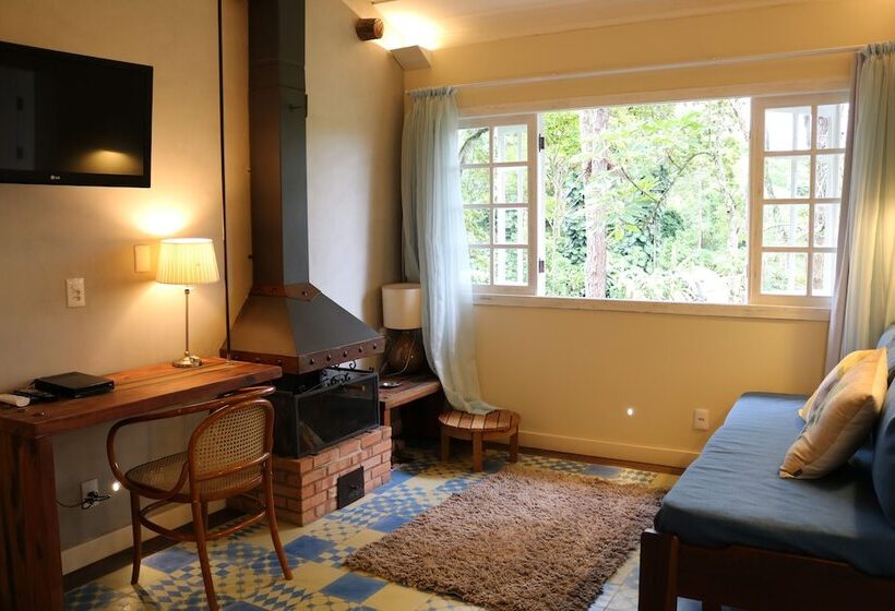 豪华洋房, Auberge Suisse Pousada