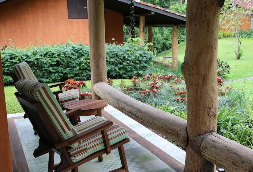 豪华洋房, Auberge Suisse Pousada