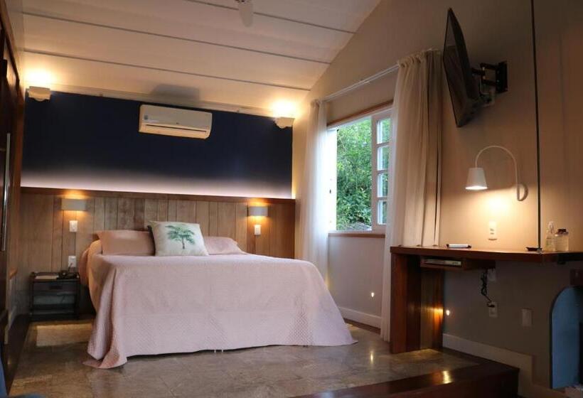 带按摩浴盆的套房, Auberge Suisse Pousada