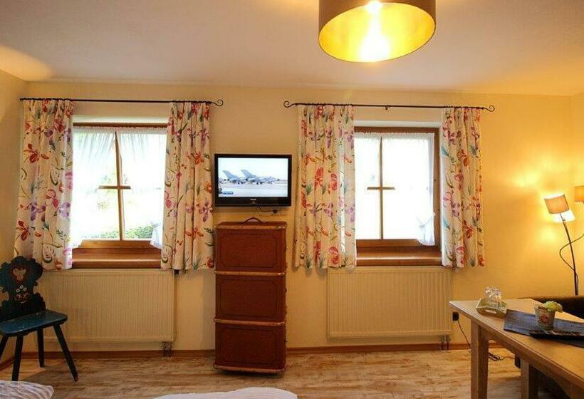 Семейный Номер, Gästehaus Alpin