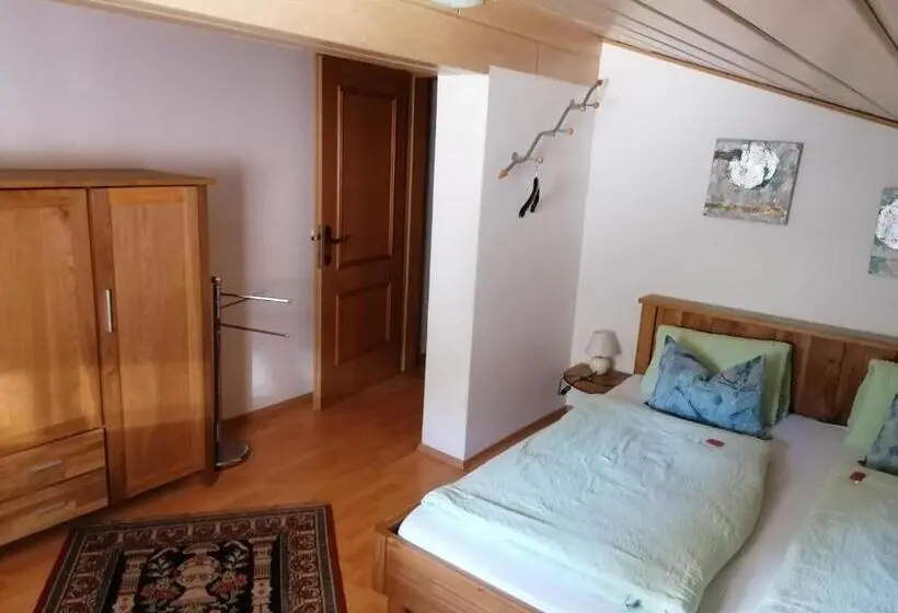 Huoneisto 2 Makuuhuonetta Parveke, Heilbad Burgwies