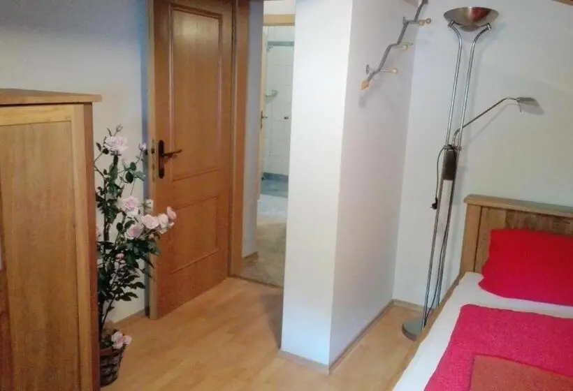 Huoneisto 2 Makuuhuonetta Parveke, Heilbad Burgwies