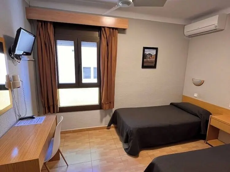 Quarto Clássico, Hostal Tarres