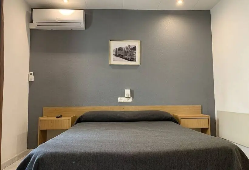 Quarto Estandar, Hostal Tarres