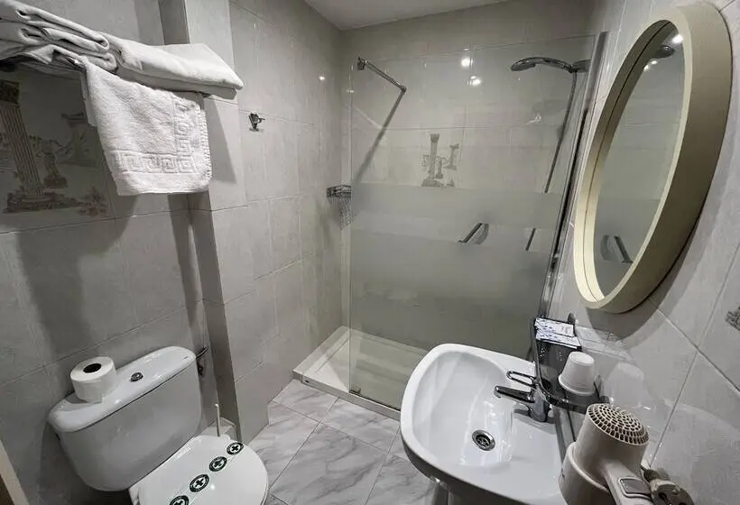 Quarto Estandar, Hostal Tarres