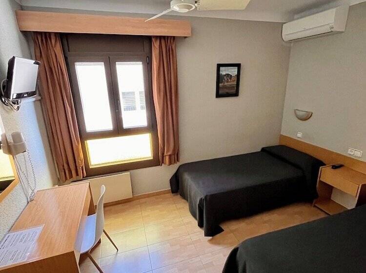 Классический Номер, Hostal Tarres