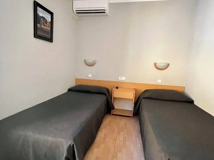 Quarto Clássico, Hostal Tarres