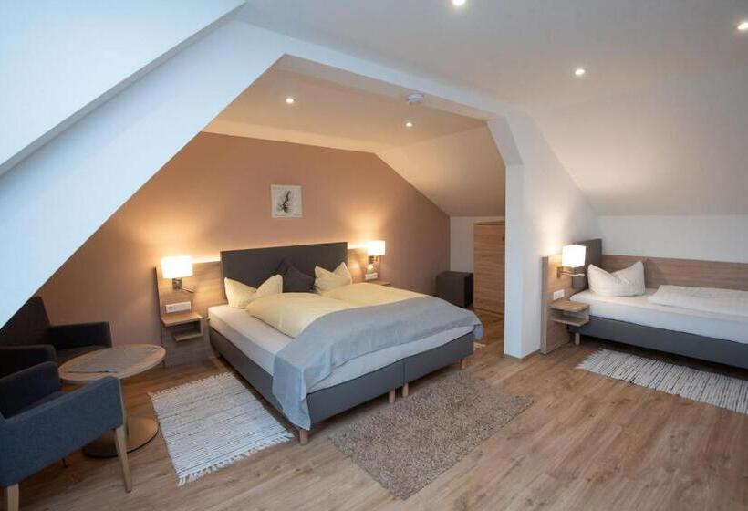 Номер Стандарт Трехместный, Neckarperle