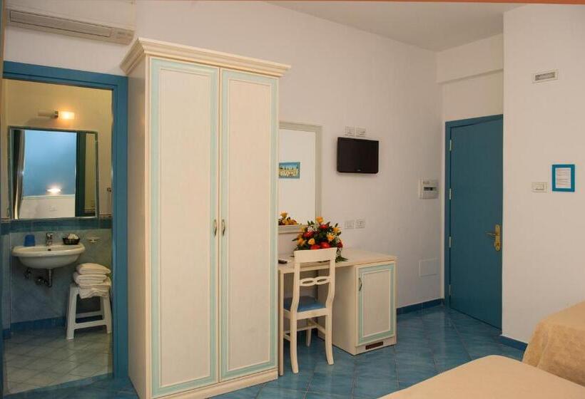 Номер Стандарт Трехместный, Oasi