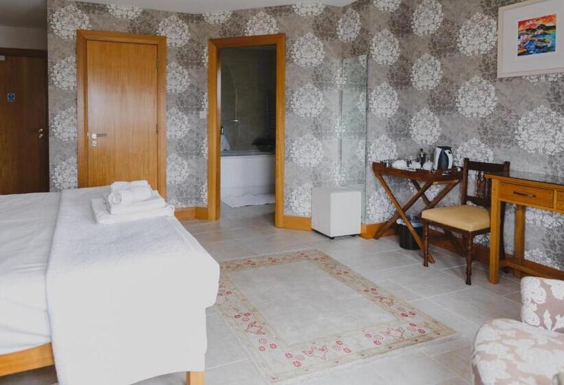 スーペリアールーム, Strand House