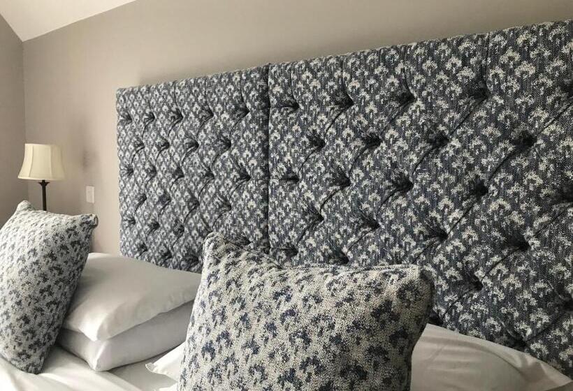 オーシャンビューデラックススイート, Strand House