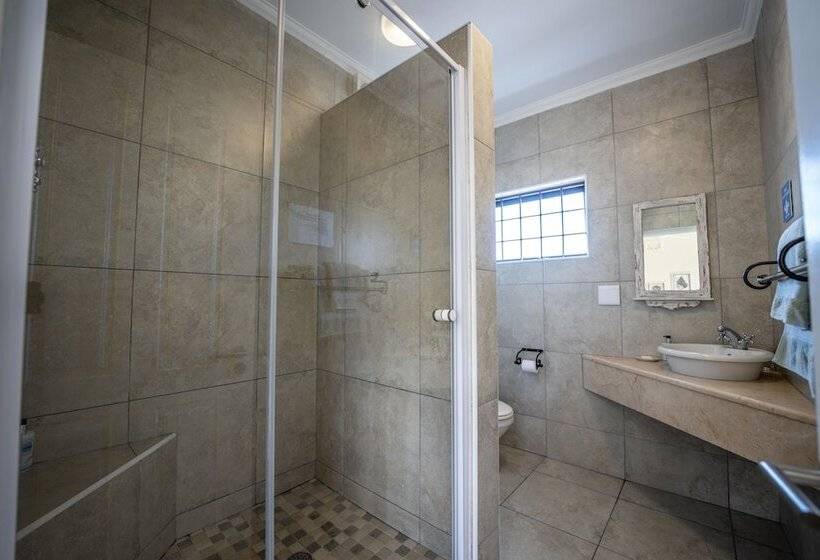 استودیوی استاندارد, The Lookout Guest House