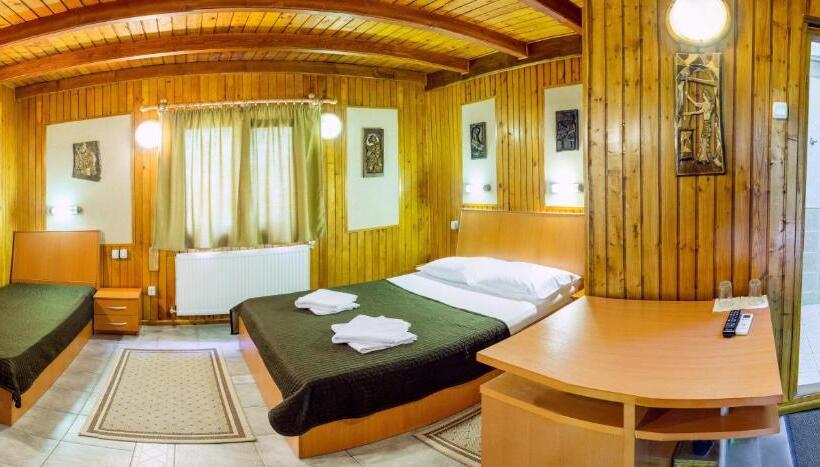 اتاق استاندارد سه نفره, Pensiunea Casa Verde Bucuresti