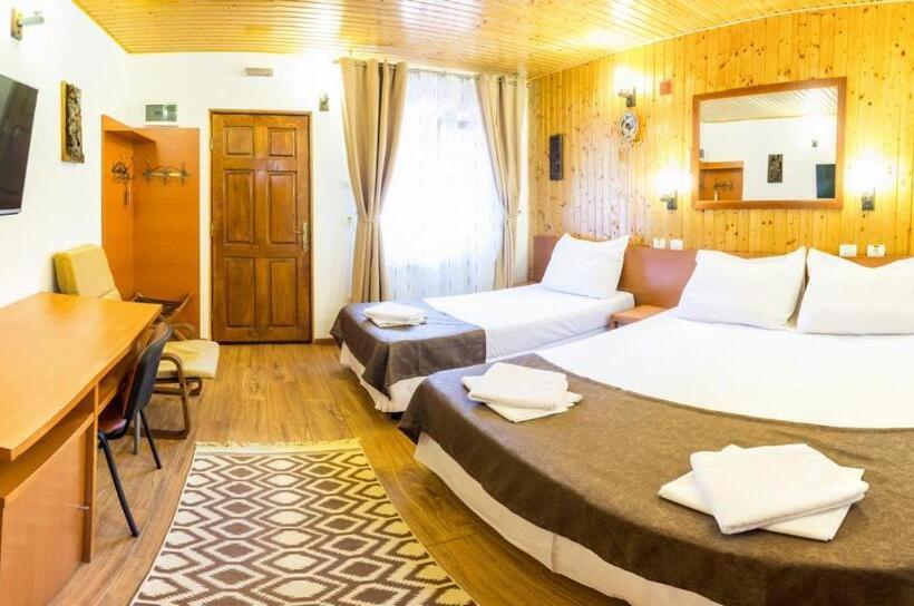 اتاق استاندارد سه نفره, Pensiunea Casa Verde Bucuresti