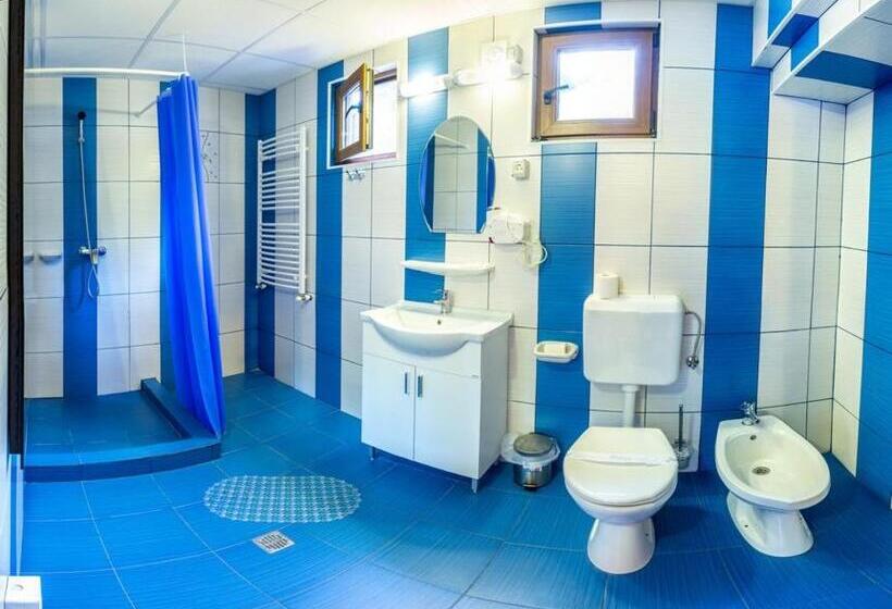 اتاق استاندارد سه نفره, Pensiunea Casa Verde Bucuresti