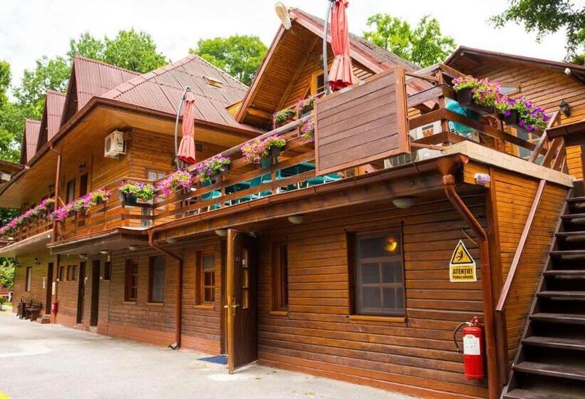 سوییت خانوادگی, Pensiunea Casa Verde Bucuresti