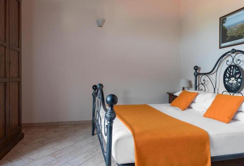 غرفة قياسية رباعية, Residence Serristori