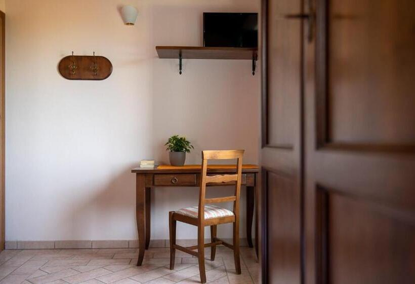 غرفة قياسية رباعية, Residence Serristori