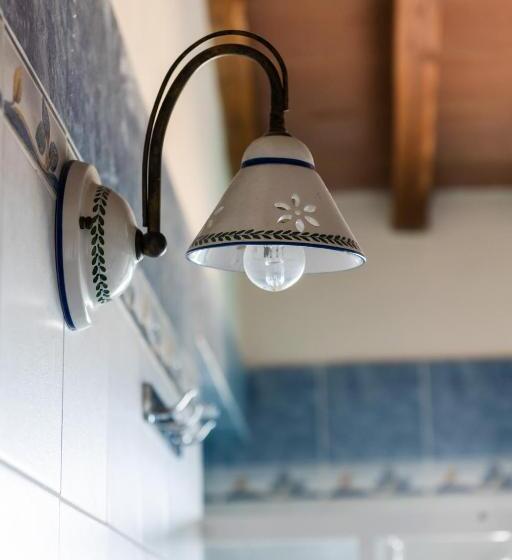 غرفة عائلية, Residence Serristori