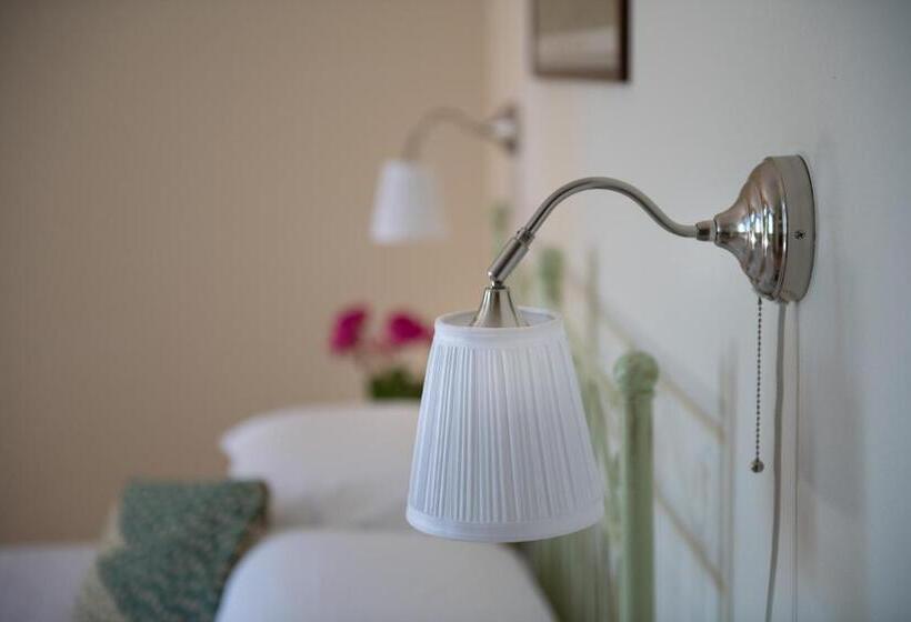 غرفة قياسية, Residence Serristori