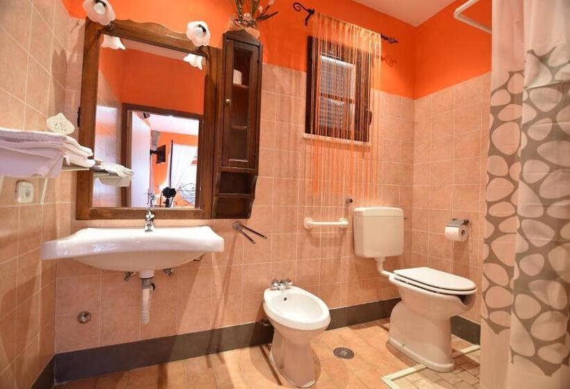 스탠다드 스튜디오, Villa Isabella