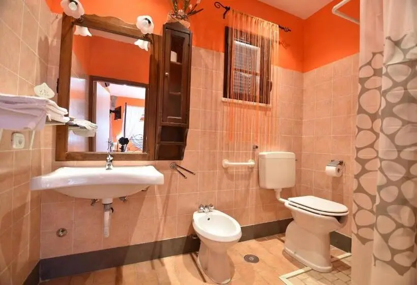 Standard-studio, Villa Isabella