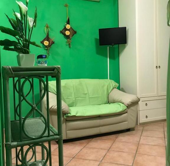 스탠다드 스튜디오, Villa Isabella