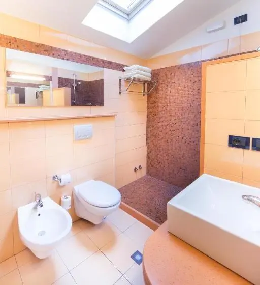 آپارتمان 2 خوابه, World Village Apartments