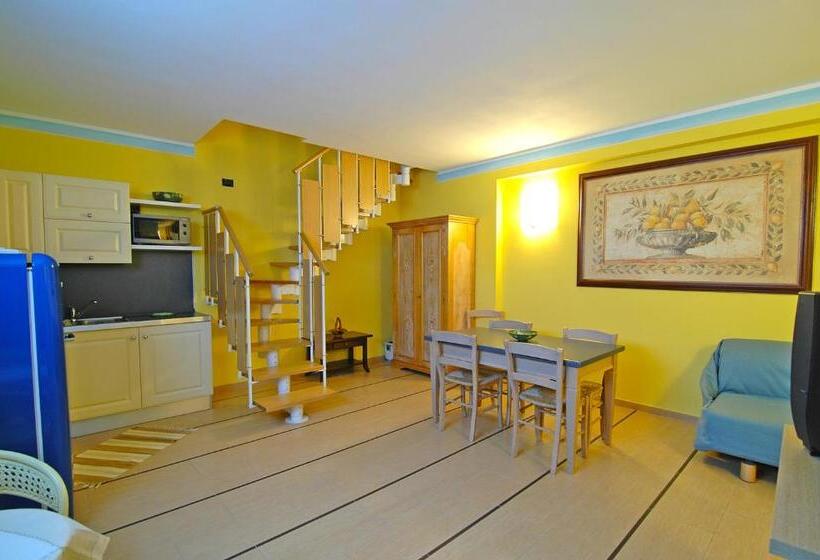 شقة غرفتين, World Village Apartments