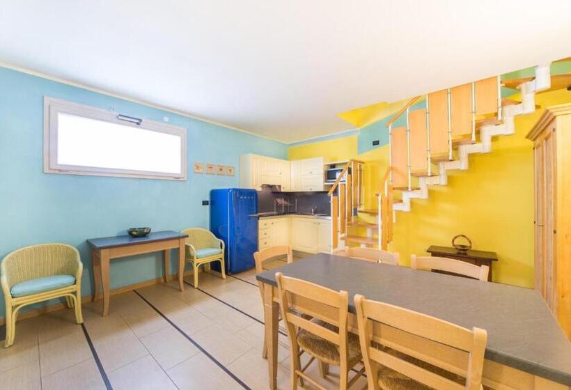 شقة غرفتين, World Village Apartments